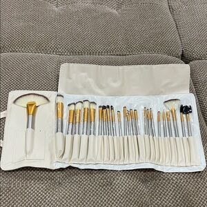 Professional Makeup Brush Set with Case